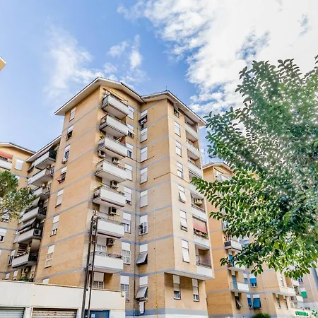 Loungefloor Metro A Netflix & Wi-fi Apartament *